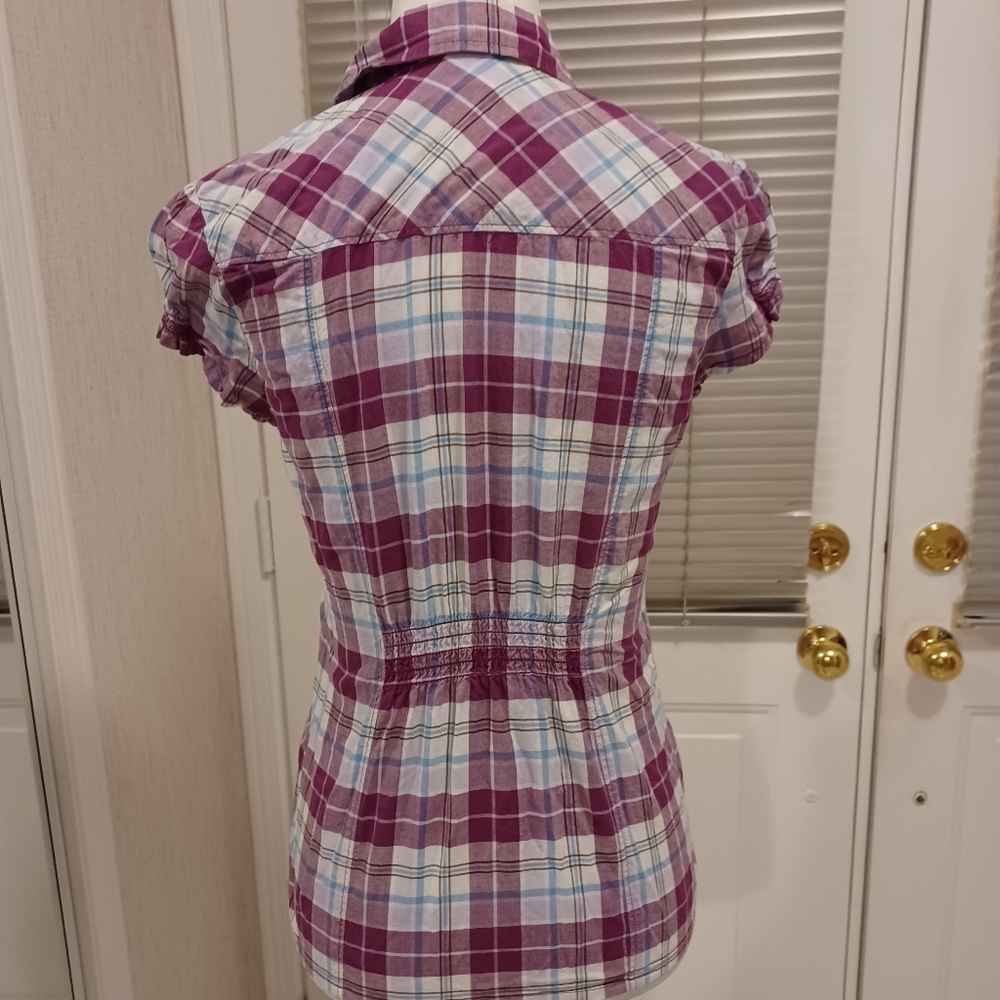 4/$40 Plaid Fitted Blouse - Size Small - Picture 5 of 9